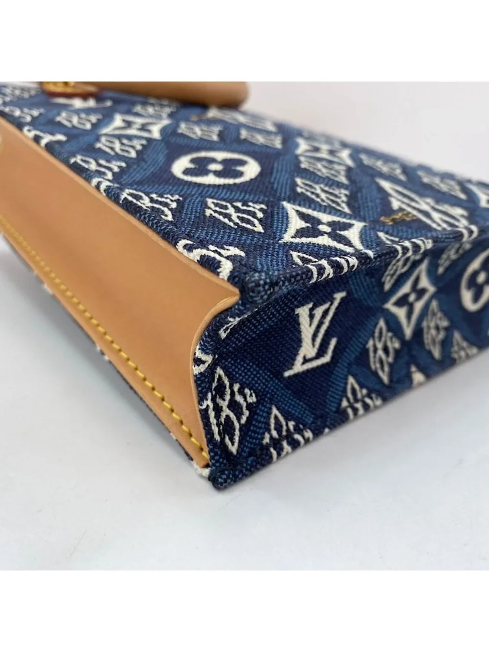 Louis Vuitton Handbag Petite Sac Plat